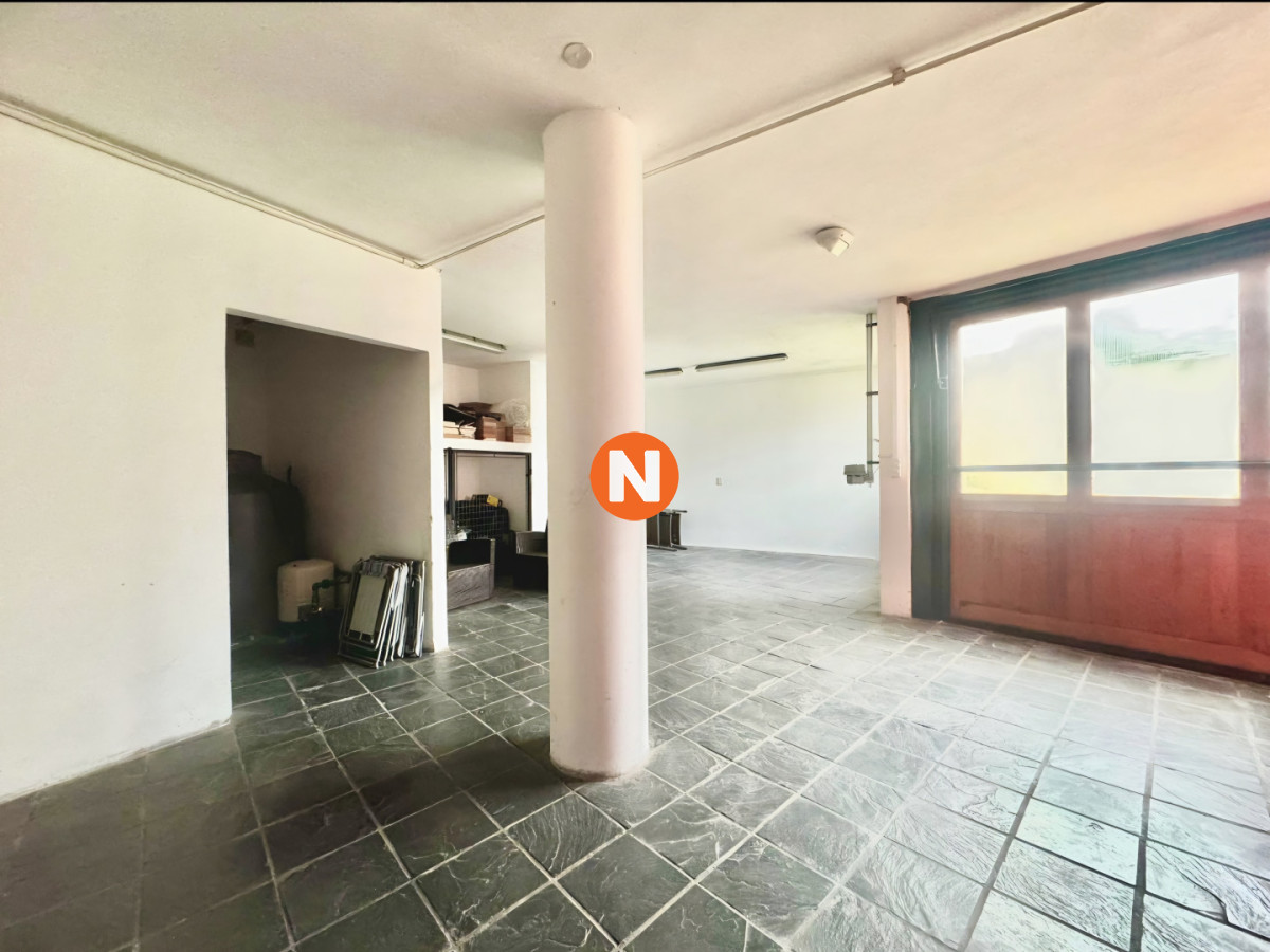 Casa Ref.225727 - Gran casa en venta, 5 dormitorios, calefaccion, piscina, solida construccion