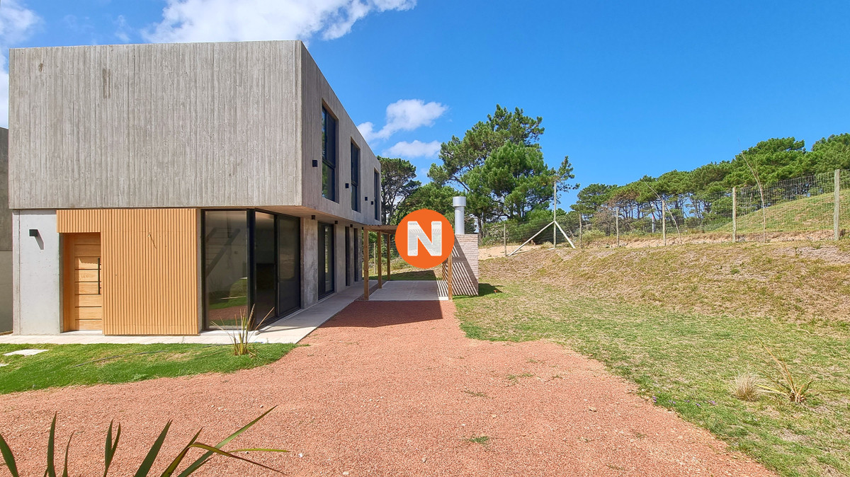 Casa Ref.222452 - Casa a estrenar en barrio Privado. 3 dormitorios, 3 baños, calefacción
