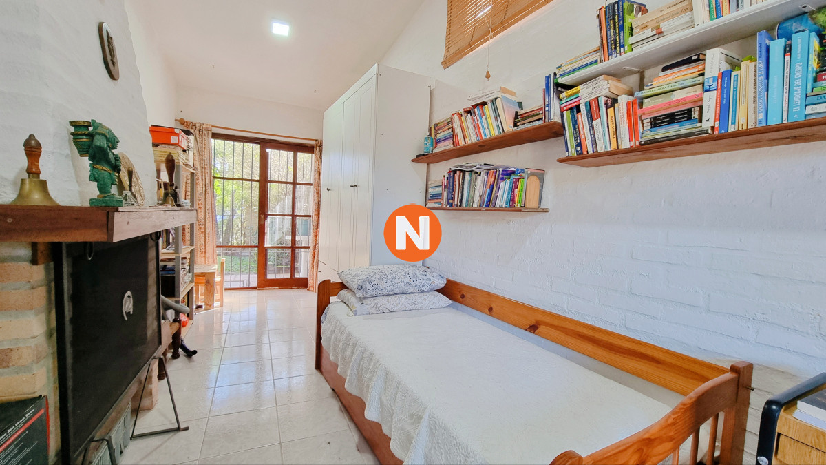 Casa Ref.224048 - Casa tradicional en Lausana, 4 dormitorios, gran piscina, barbacoa cerrada, garage y estacionamiento.
