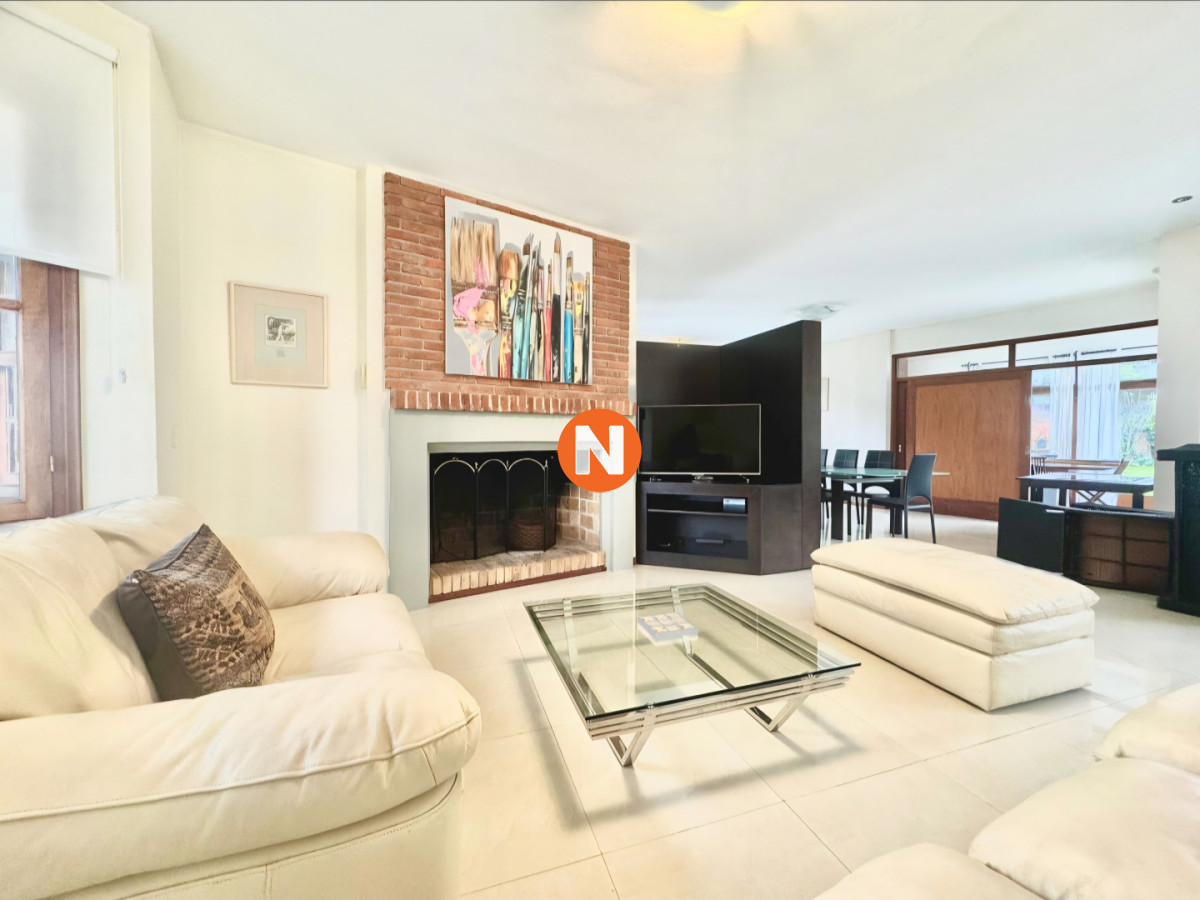 Casa Ref.225727 - Gran casa en venta, 5 dormitorios, calefaccion, piscina, solida construccion