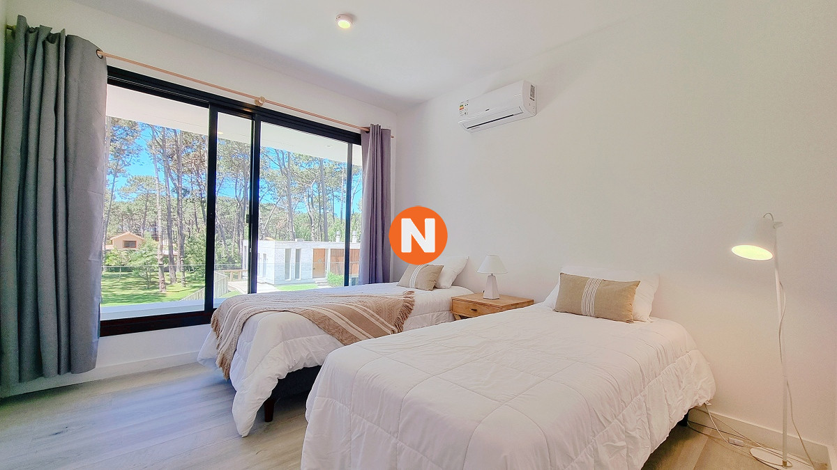 Casa Ref.223804 - Casa a Estrenar en Barrio Privado. 4 Suites, Piscina climatizada, losa radiante.