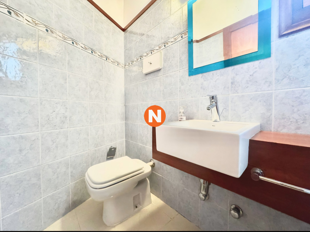 Casa Ref.225727 - Gran casa en venta, 5 dormitorios, calefaccion, piscina, solida construccion