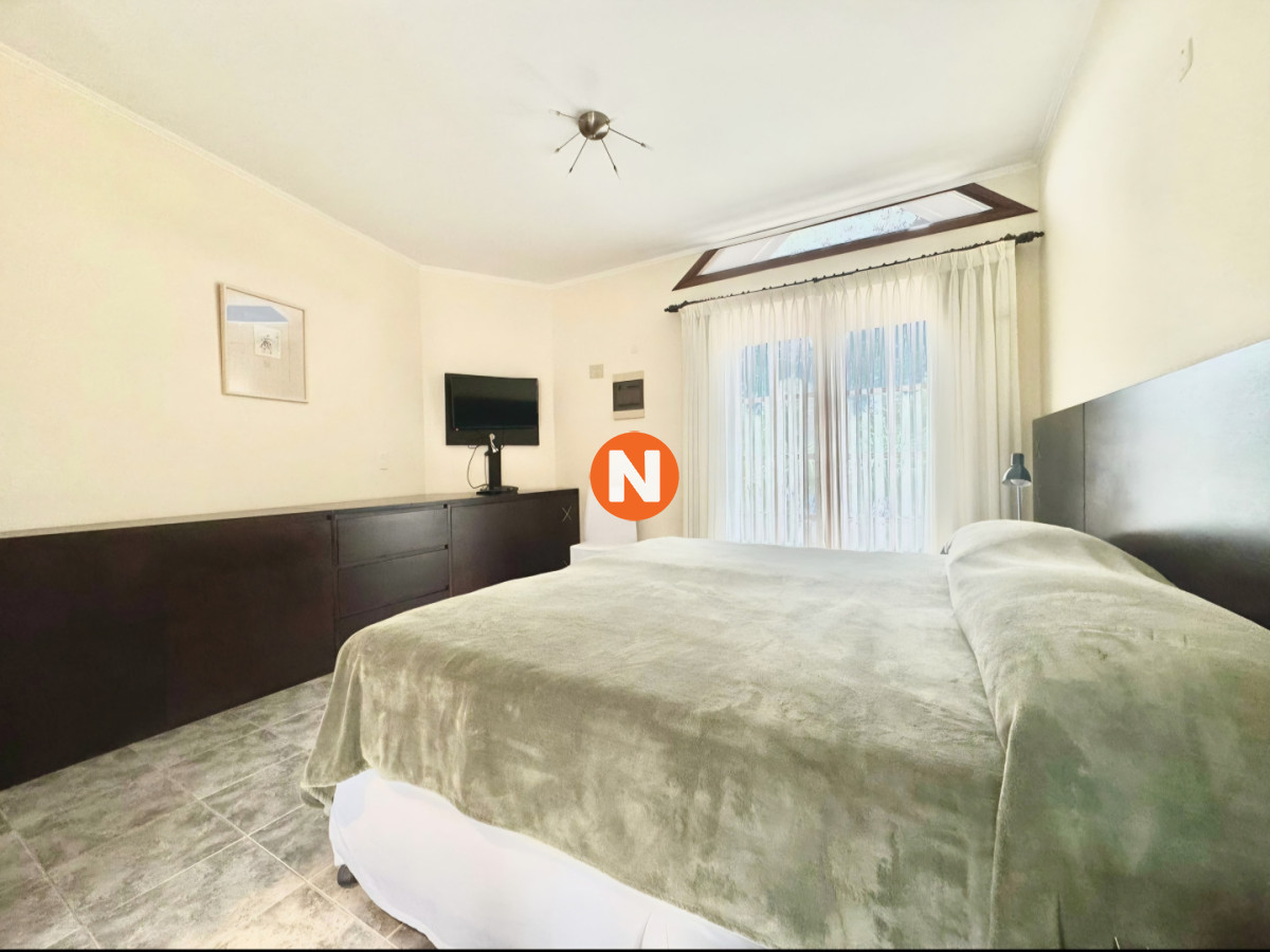 Casa Ref.225727 - Gran casa en venta, 5 dormitorios, calefaccion, piscina, solida construccion