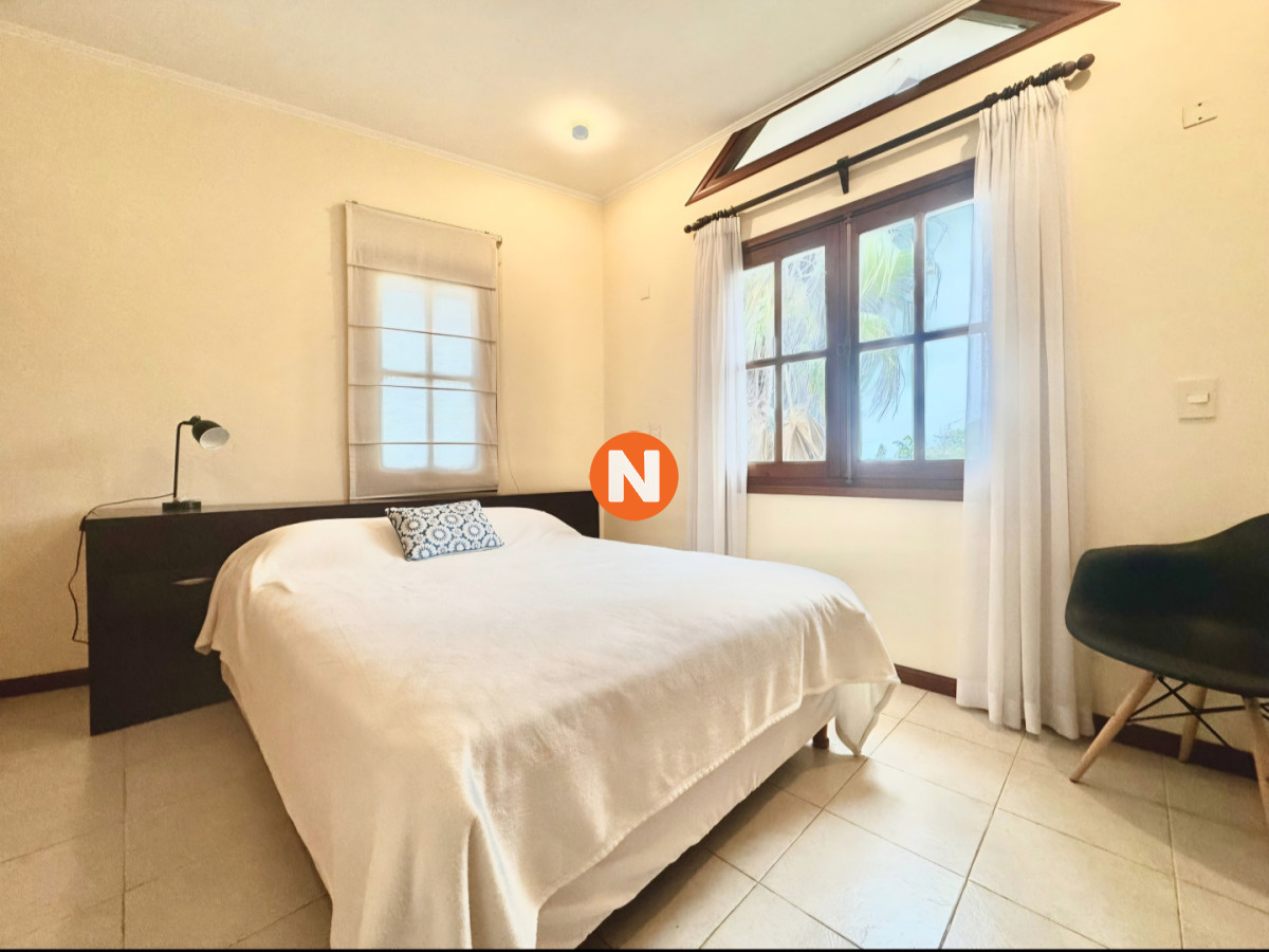 Casa Ref.225727 - Gran casa en venta, 5 dormitorios, calefaccion, piscina, solida construccion