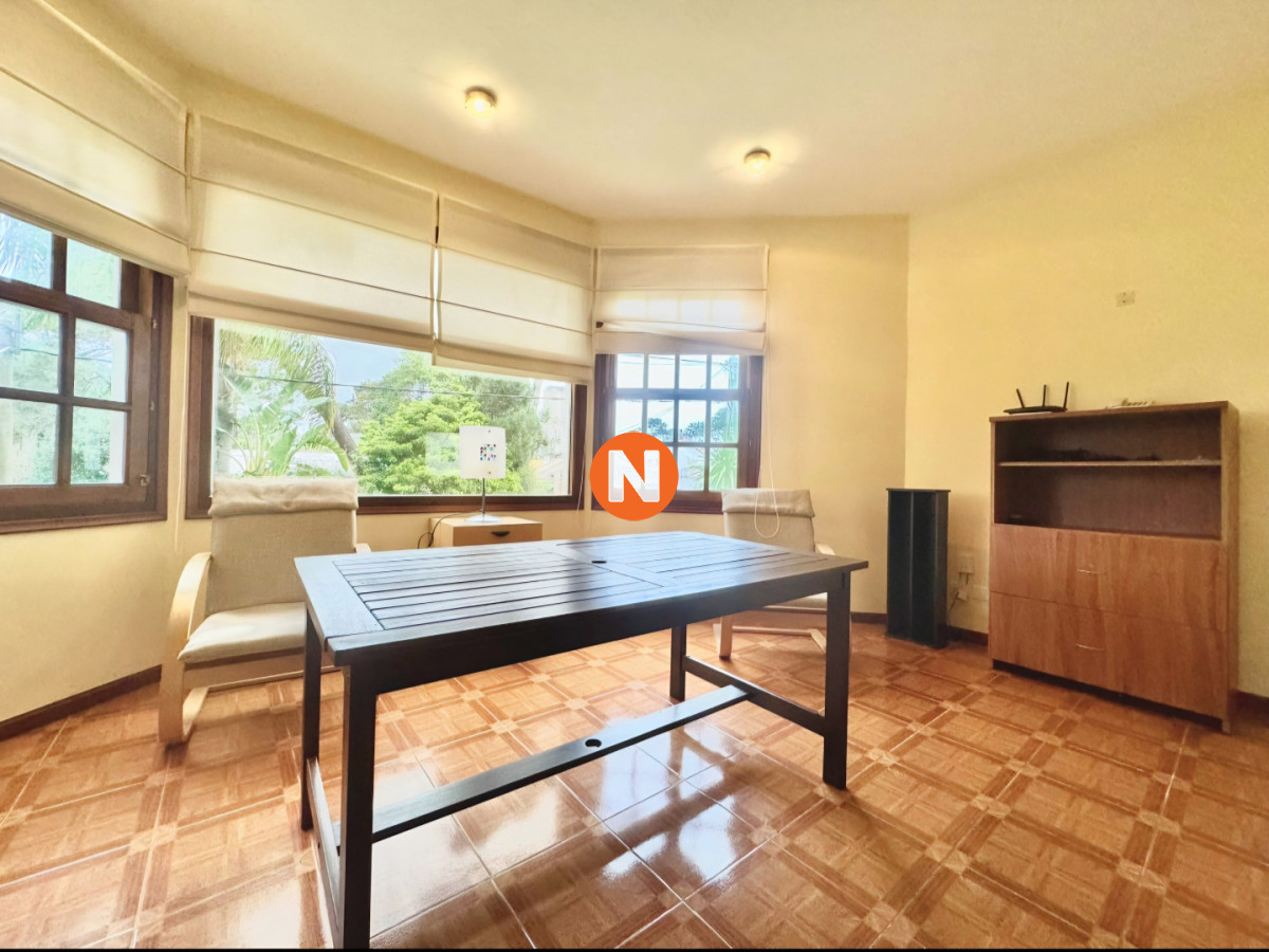 Casa Ref.225727 - Gran casa en venta, 5 dormitorios, calefaccion, piscina, solida construccion