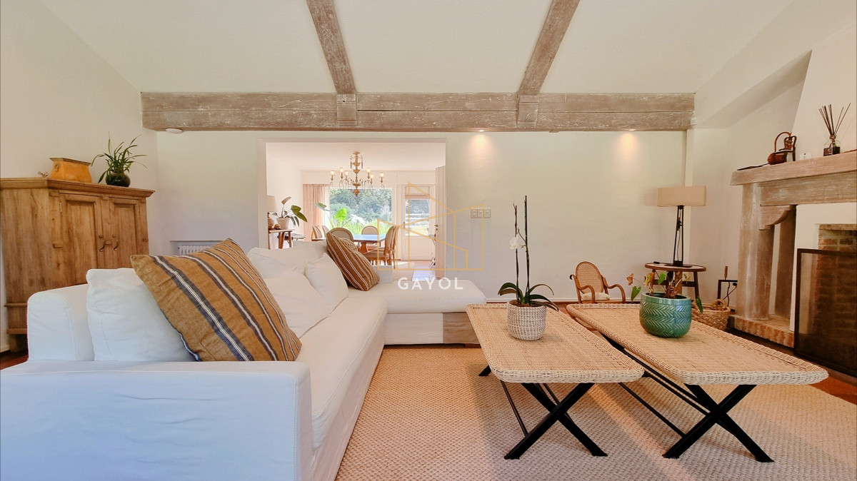 Casa ID.967 - Espectacular Mansion en Barrio Golf, 4 dormitorios, piscina climatizada, gran barbacoa y parque