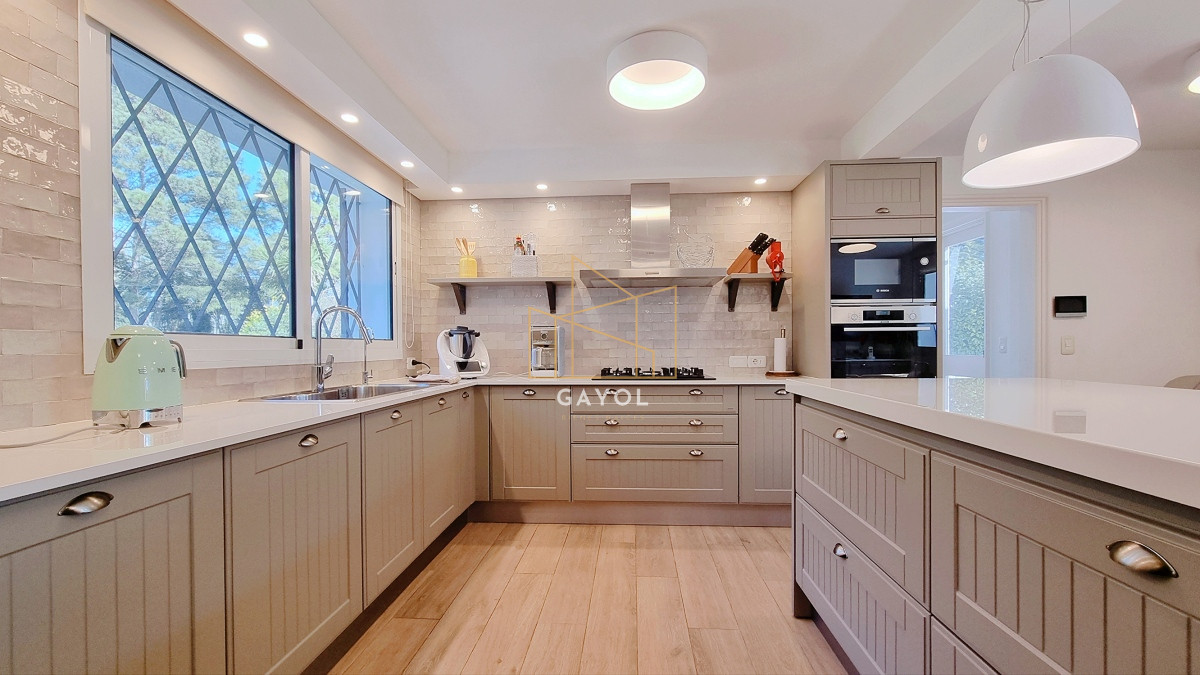 Casa ID.967 - Espectacular Mansion en Barrio Golf, 4 dormitorios, piscina climatizada, gran barbacoa y parque