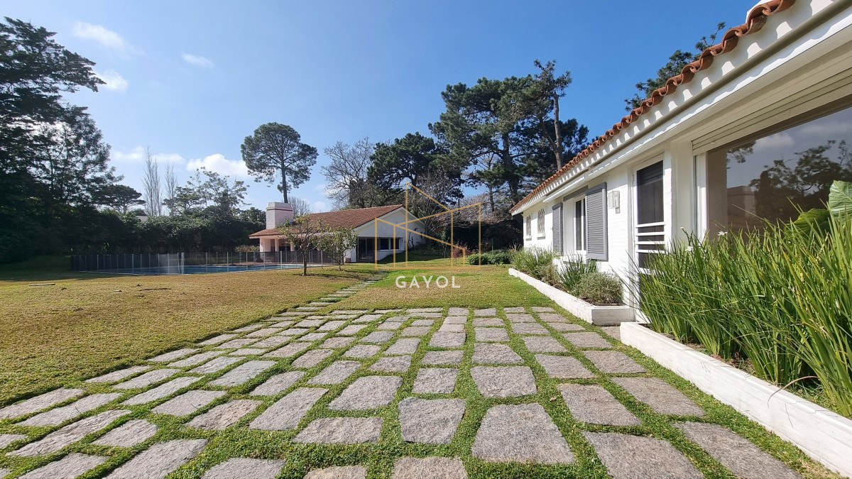 Casa ID.967 - Espectacular Mansion en Barrio Golf, 4 dormitorios, piscina climatizada, gran barbacoa y parque