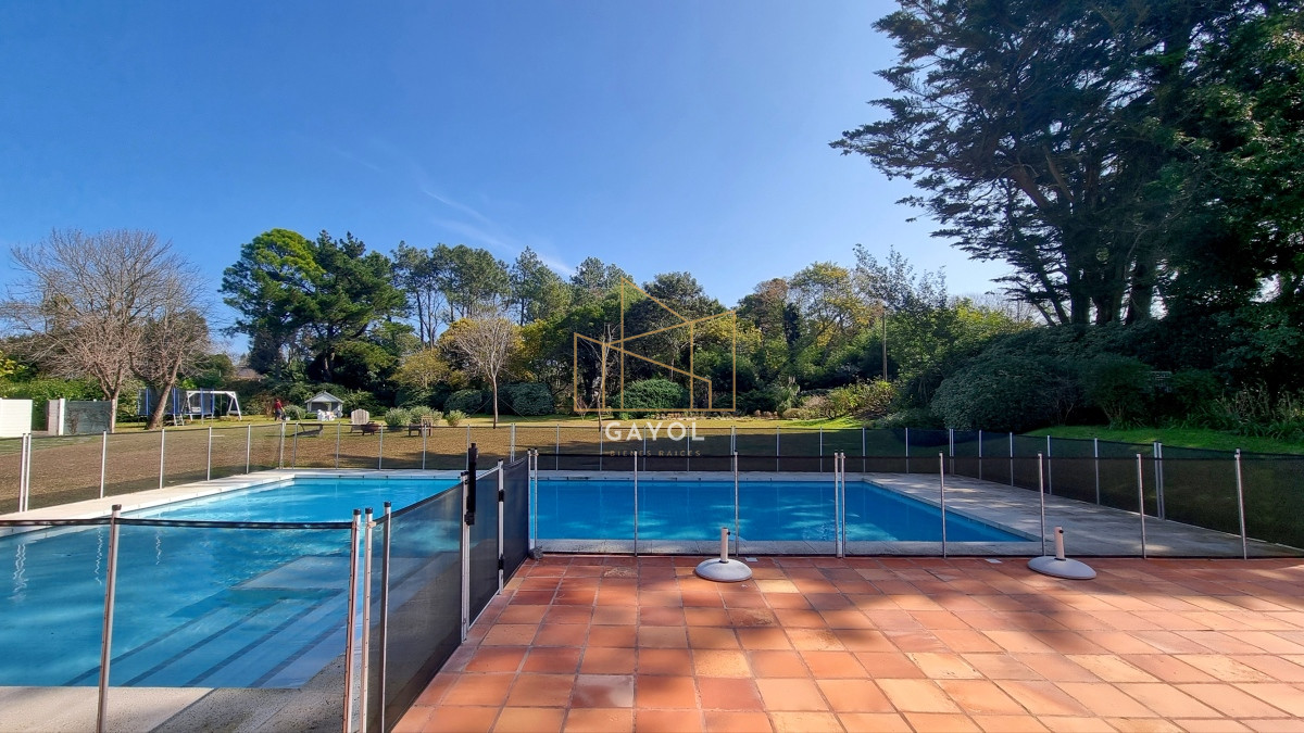 Casa ID.967 - Espectacular Mansion en Barrio Golf, 4 dormitorios, piscina climatizada, gran barbacoa y parque