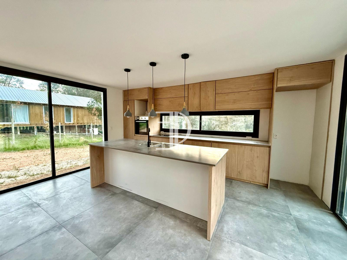 Casa ID.616 - Hermoso proyecto Barrio Cerrado en la barra “ Bosques del Tesoro