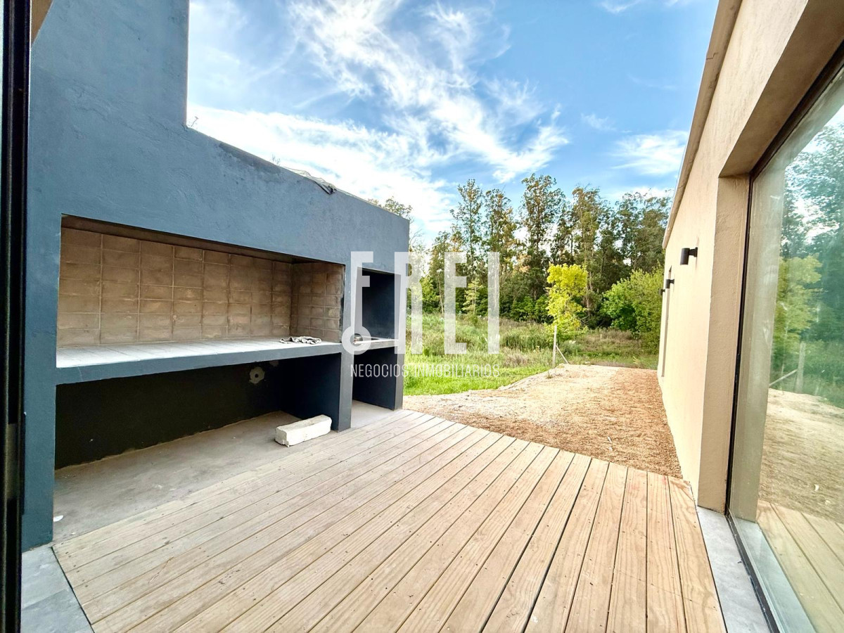 Casa ID.611 - Hermoso proyecto Barrio Cerrado en la barra “ Bosques del Tesoro