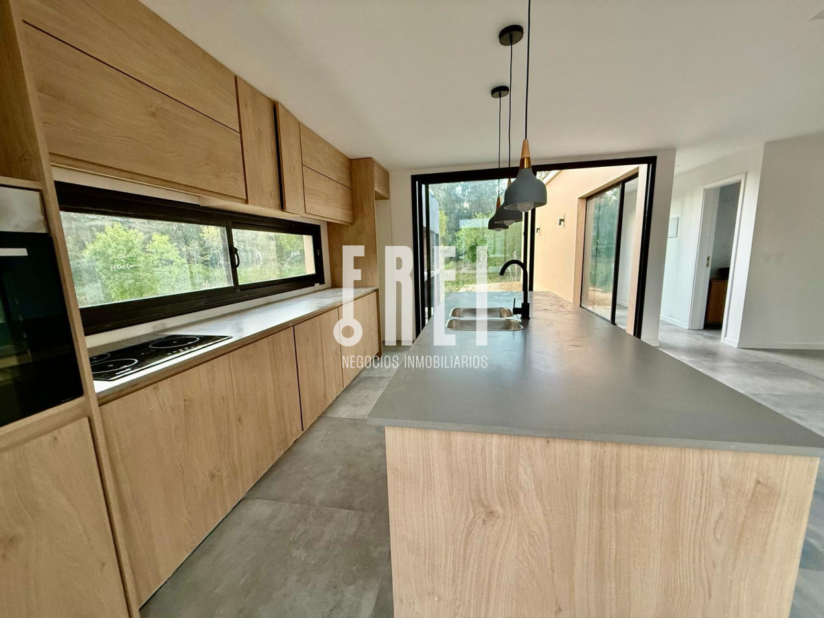 Casa ID.611 - Hermoso proyecto Barrio Cerrado en la barra “ Bosques del Tesoro