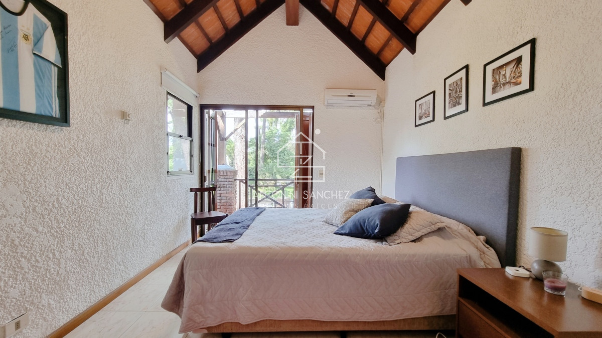 Casa ID.809 - Gran casa en Cantegril, 8 dormitorios, calefaccion, piscina climatizada, barbacoa y amplio parque