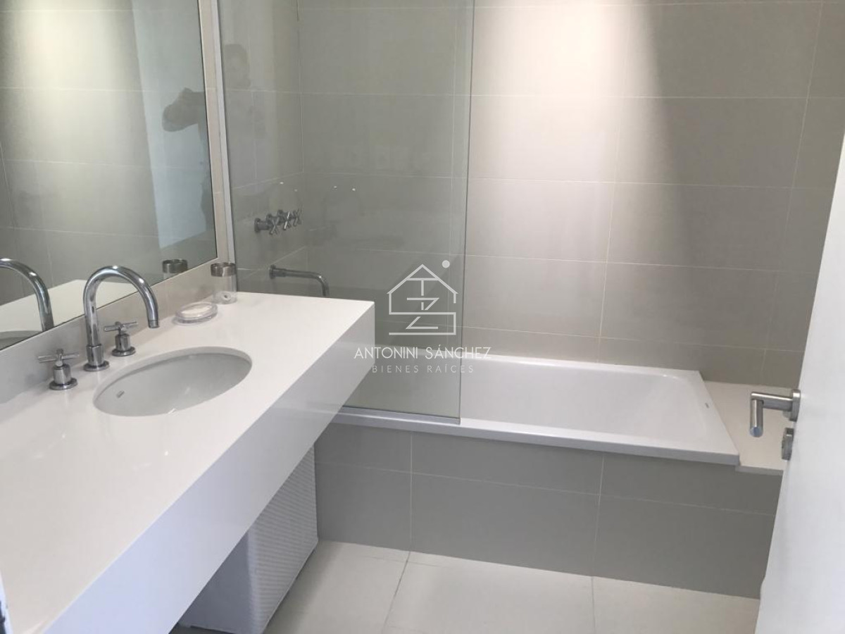 Casa ID.824 - Venta Casa 5 Dormitorios José Ignacio Laguna Escondida