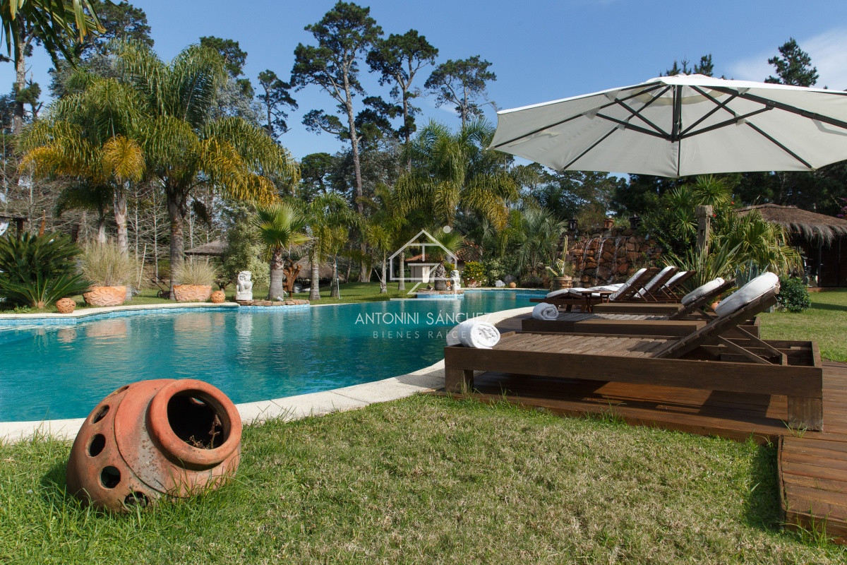 Casa ID.814 - Venta Casa 6 Domitorios Punta del Este Beverly Hills