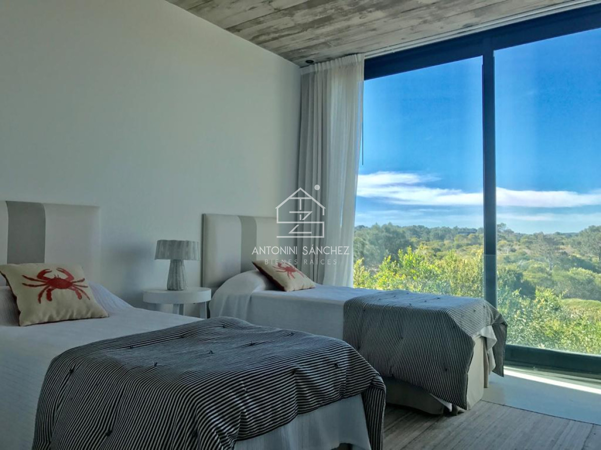Casa ID.824 - Venta Casa 5 Dormitorios José Ignacio Laguna Escondida
