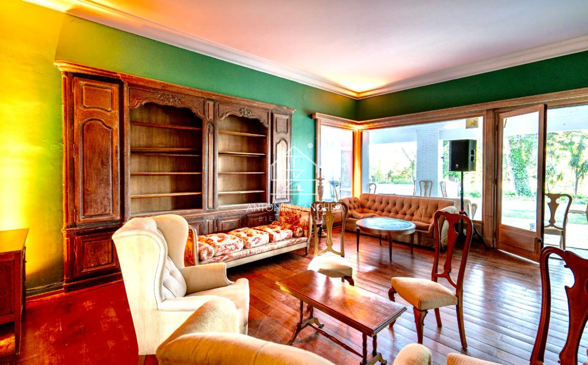 Casa ID.820 - Venta Casa 10 Dormitorios Zona Golf
