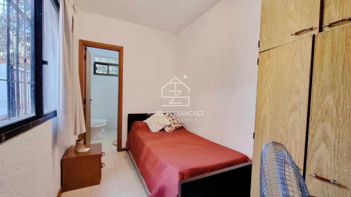 Casa ID.809 - Gran casa en Cantegril, 8 dormitorios, calefaccion, piscina climatizada, barbacoa y amplio parque