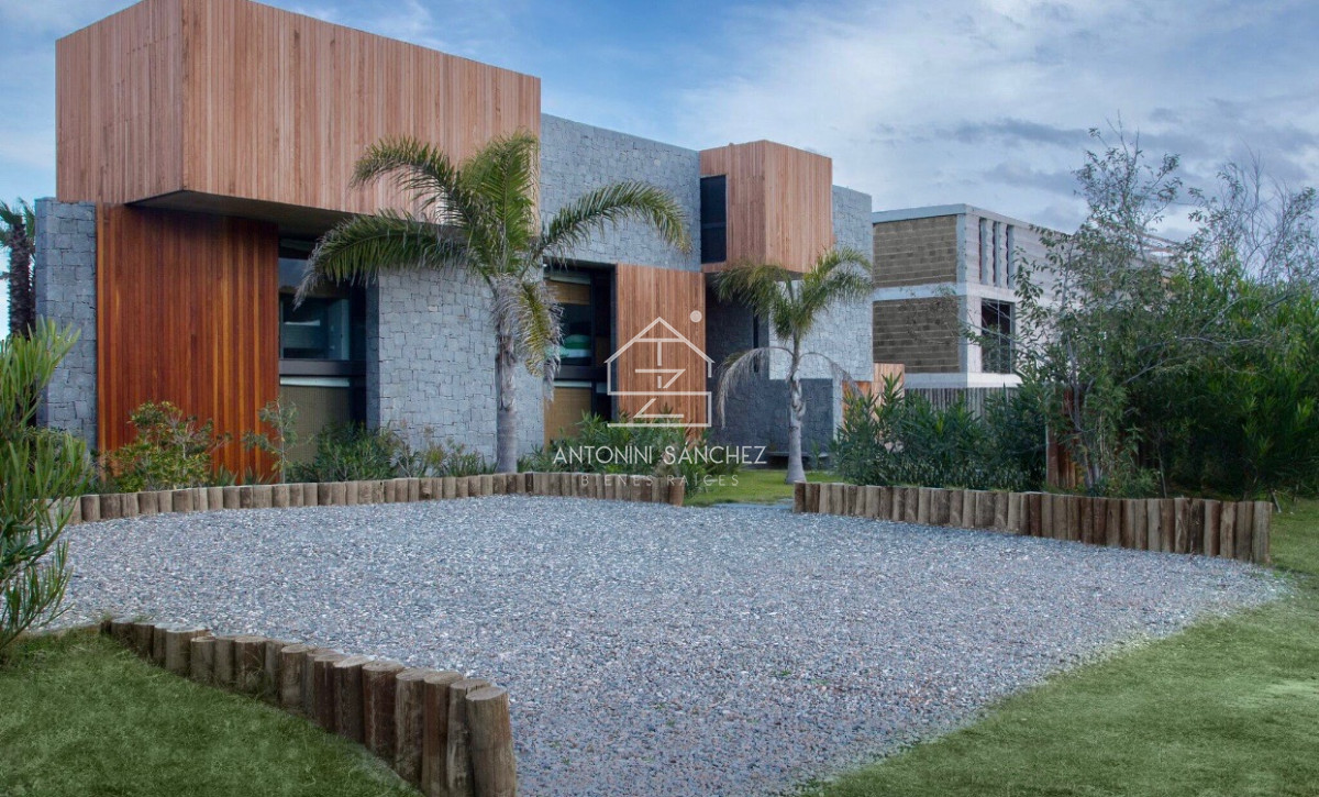 Casa ID.815 - Venta casa 5 Suites Punta del Este Manantiales