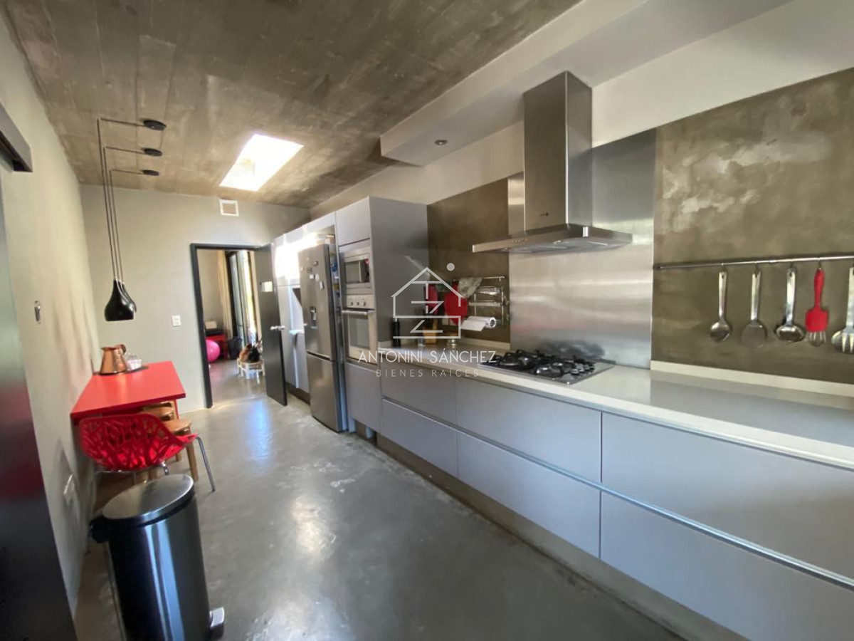 Casa ID.1461 - Casa estilo Moderno en Barrio Privado La Arbolada