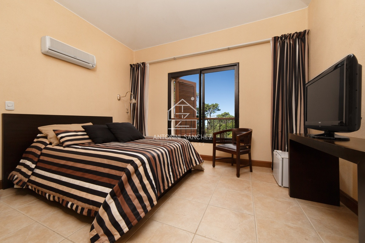 Casa ID.814 - Venta Casa 6 Domitorios Punta del Este Beverly Hills