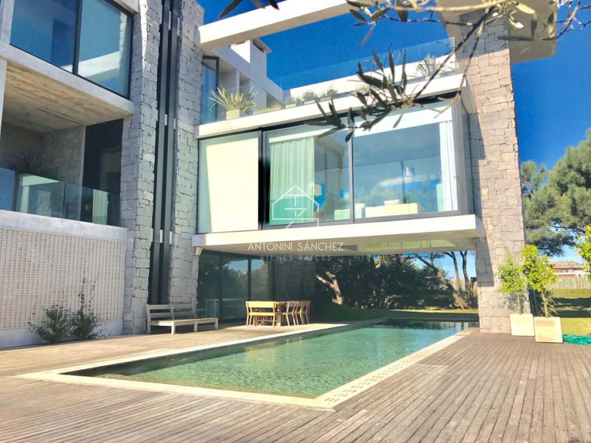 Casa ID.824 - Venta Casa 5 Dormitorios José Ignacio Laguna Escondida