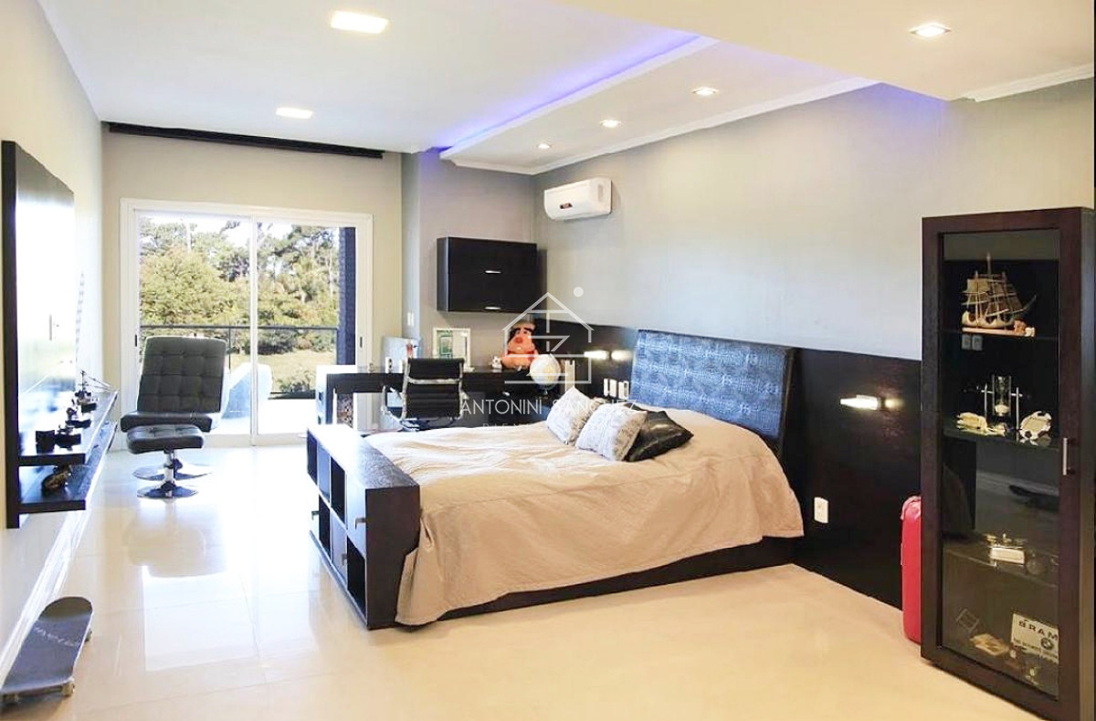 Casa ID.811 - Venta CASA 7 Suites Punta Del Este zona GOLF