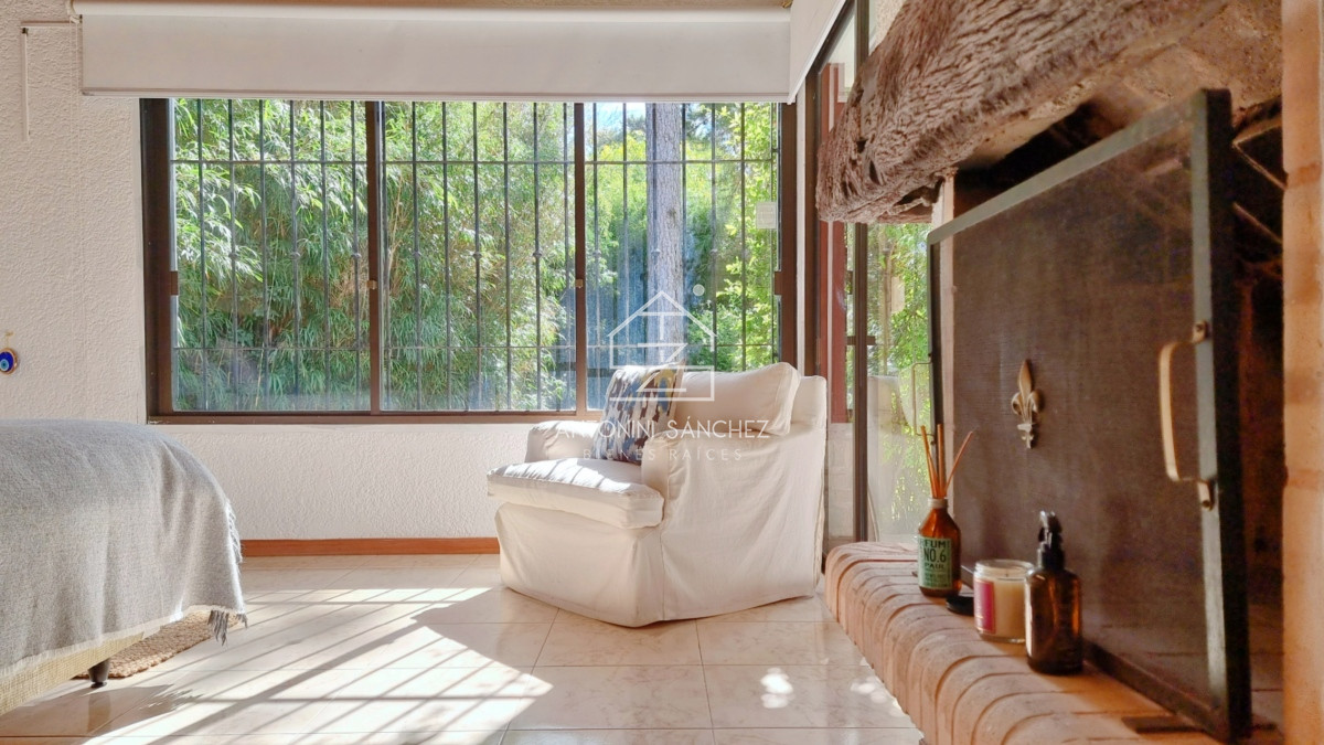 Casa ID.809 - Gran casa en Cantegril, 8 dormitorios, calefaccion, piscina climatizada, barbacoa y amplio parque