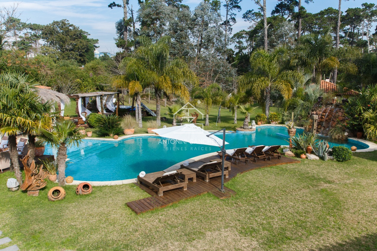 Casa ID.814 - Venta Casa 6 Domitorios Punta del Este Beverly Hills