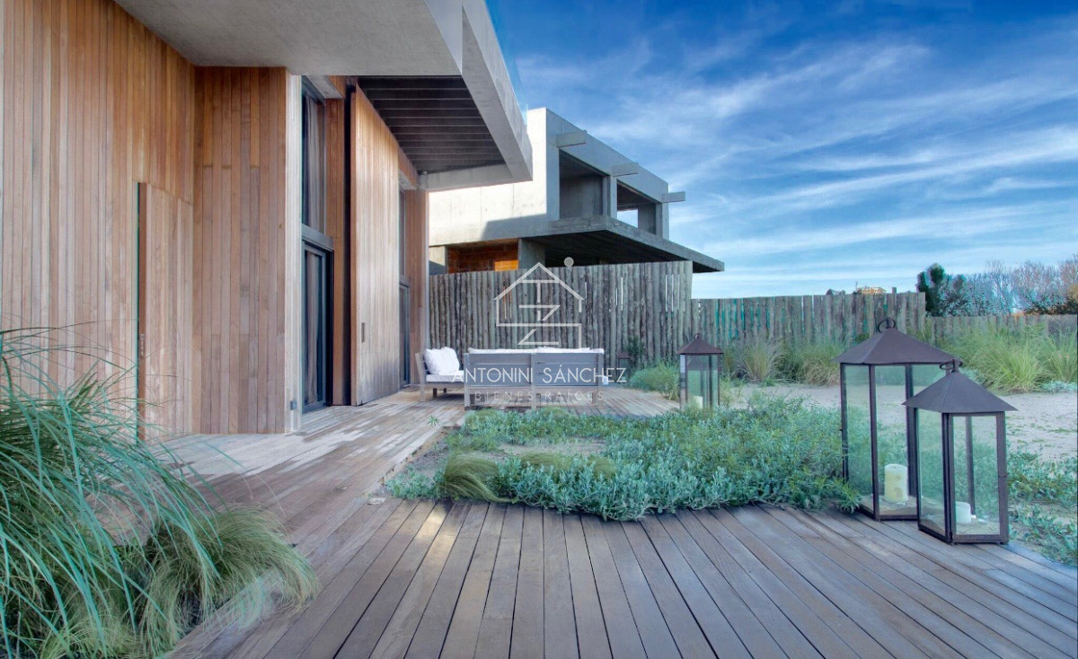 Casa ID.815 - Venta casa 5 Suites Punta del Este Manantiales