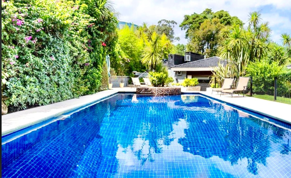 Casa ID.810 - Gran casa en Lugano, 4 Suites+ dep, amplio terreno, piscina climatizada, casas de caseros