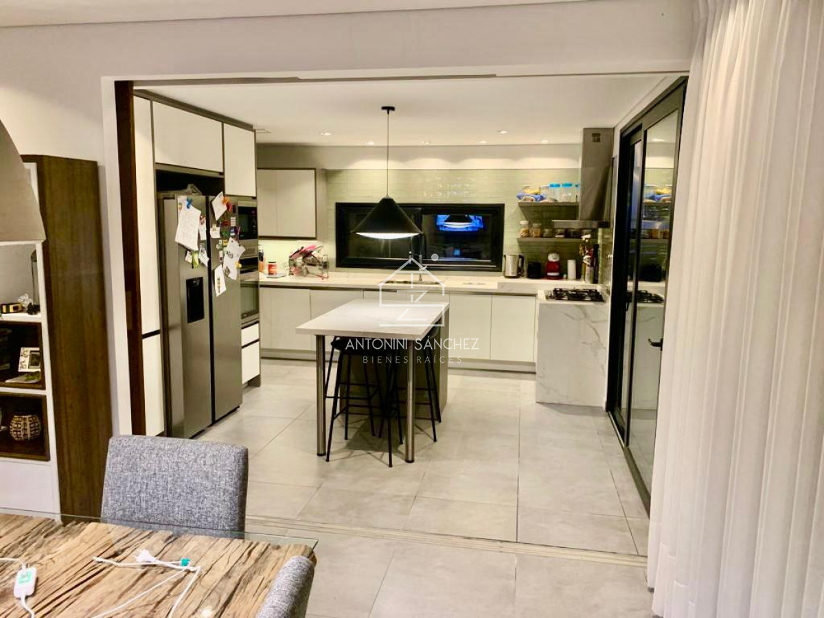 Casa ID.812 - Moderna casa en barrio privado La Arbolada, 5 dormitorios, piscina climatizada, barbacoa independiente