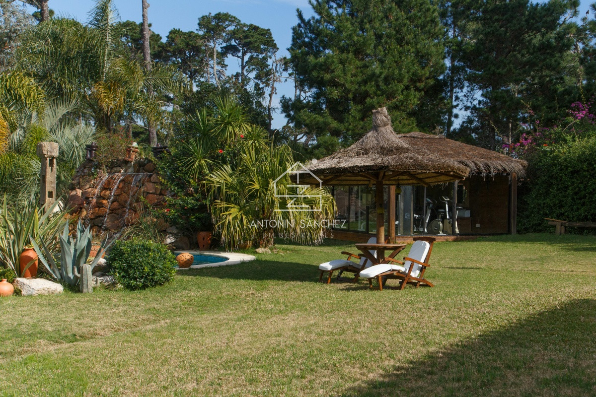 Casa ID.814 - Venta Casa 6 Domitorios Punta del Este Beverly Hills