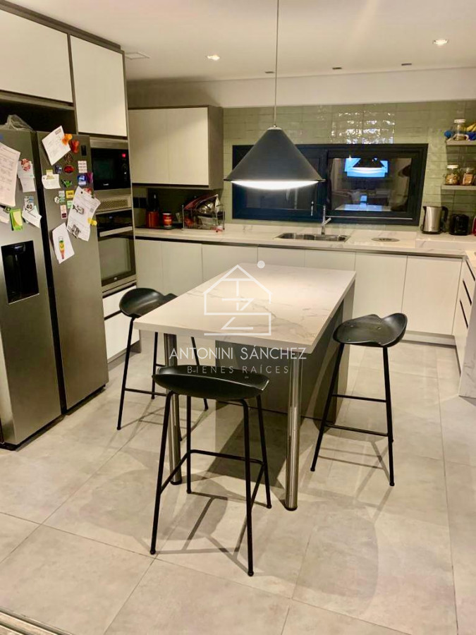 Casa ID.812 - Moderna casa en barrio privado La Arbolada, 5 dormitorios, piscina climatizada, barbacoa independiente