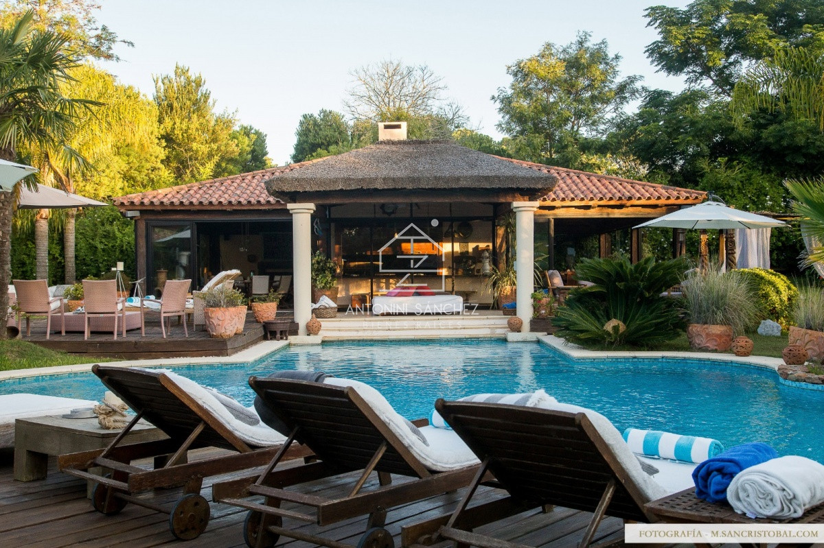 Casa ID.814 - Venta Casa 6 Domitorios Punta del Este Beverly Hills