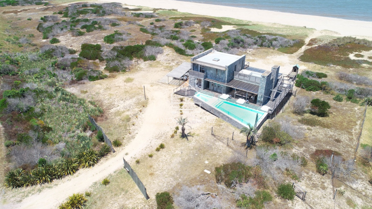 Casa ID.823 - Venta Casa 4 Dormitorios José Ignacio