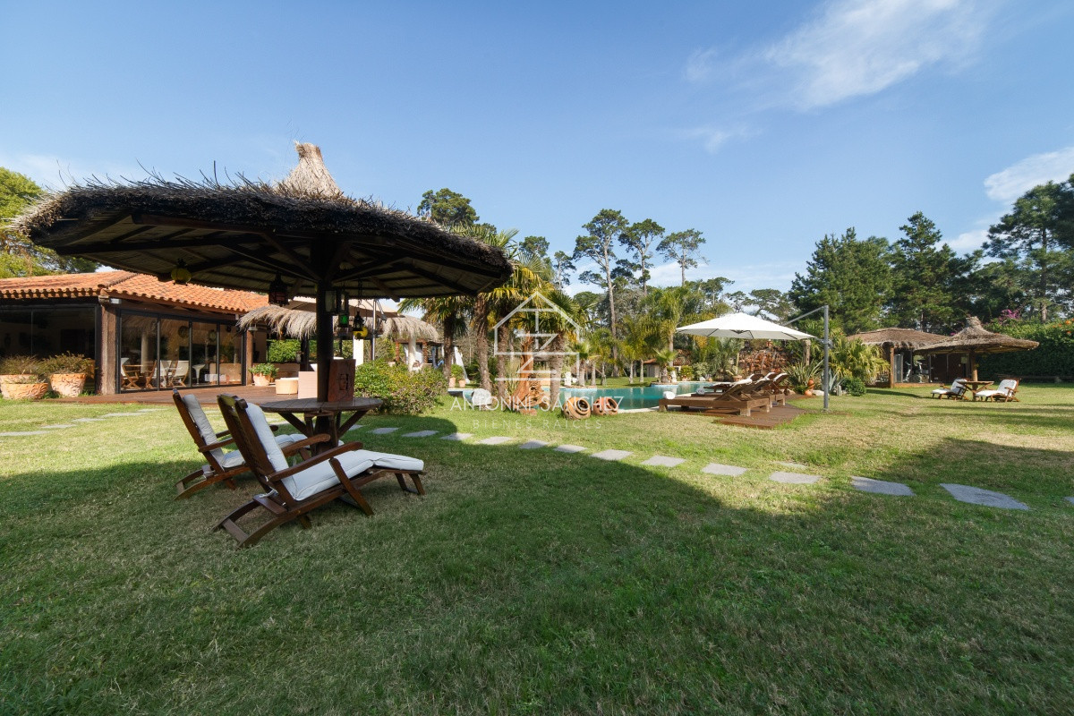 Casa ID.814 - Venta Casa 6 Domitorios Punta del Este Beverly Hills