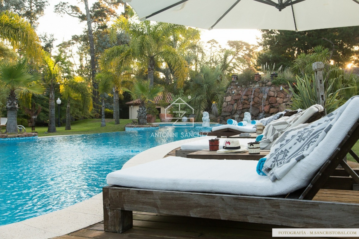 Casa ID.814 - Venta Casa 6 Domitorios Punta del Este Beverly Hills