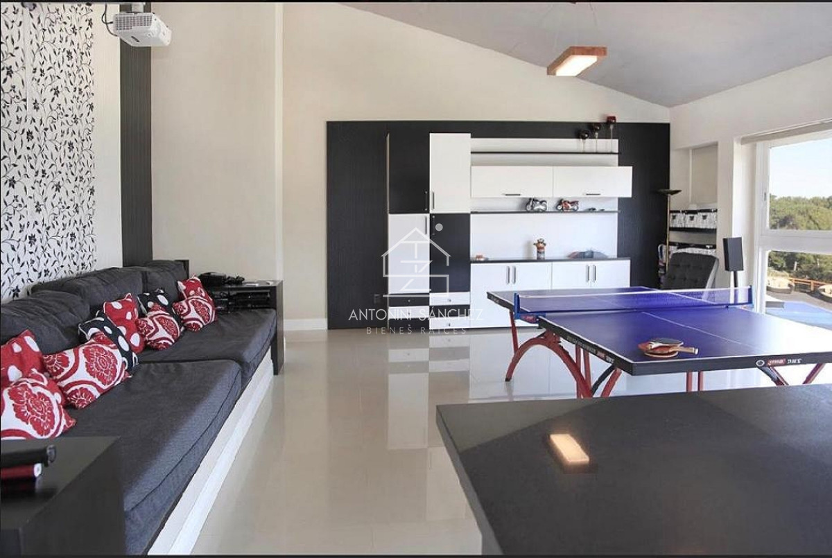Casa ID.811 - Venta CASA 7 Suites Punta Del Este zona GOLF
