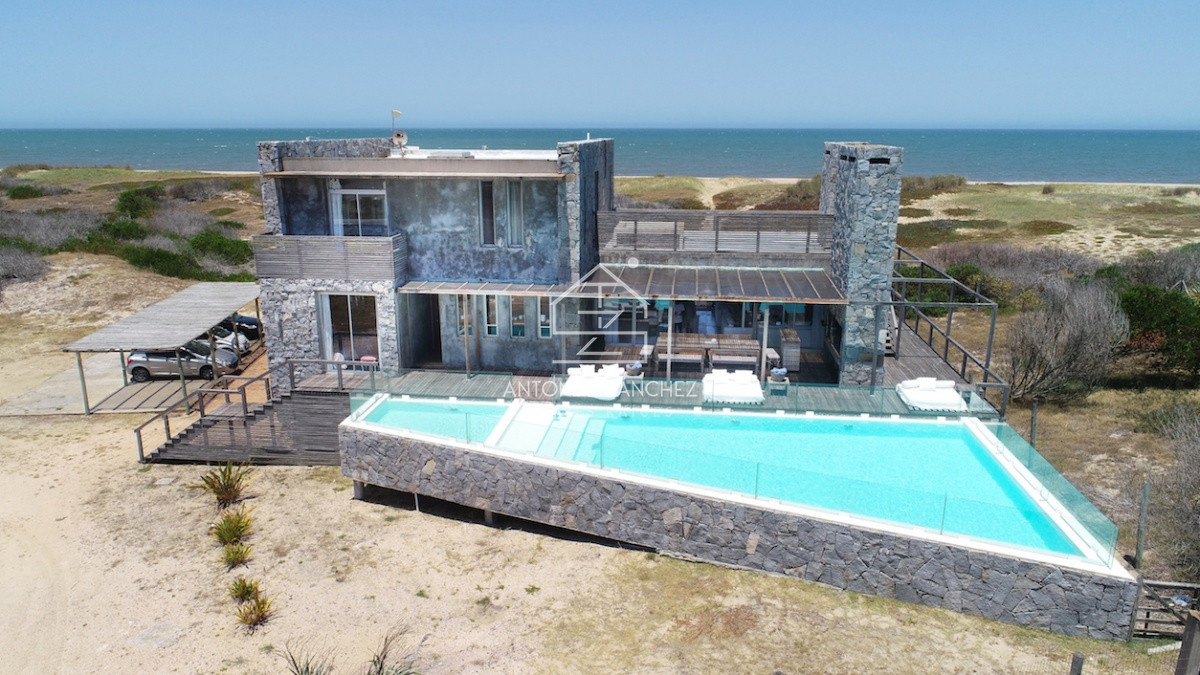 Casa ID.823 - Venta Casa 4 Dormitorios José Ignacio