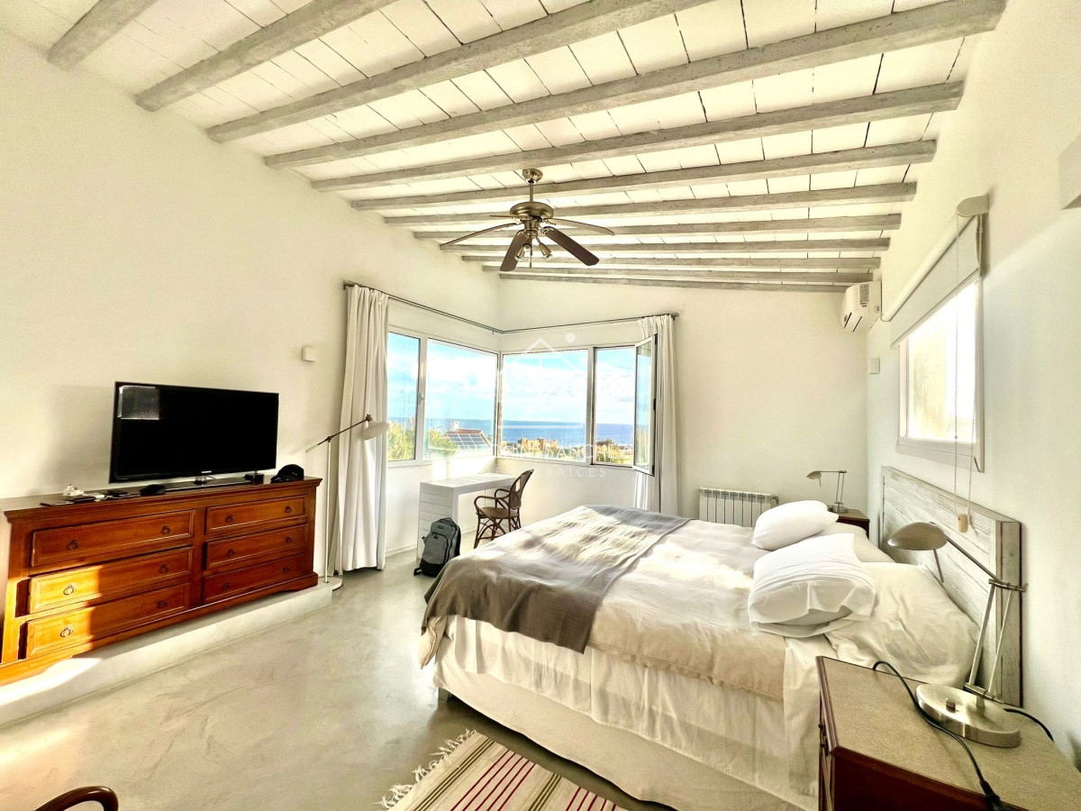 Casa ID.1077 - HERMOSA CASA 3 DORMITORIOS + SERVICIO  A METROS DE LA PLAYA CON VISTA AL MAR