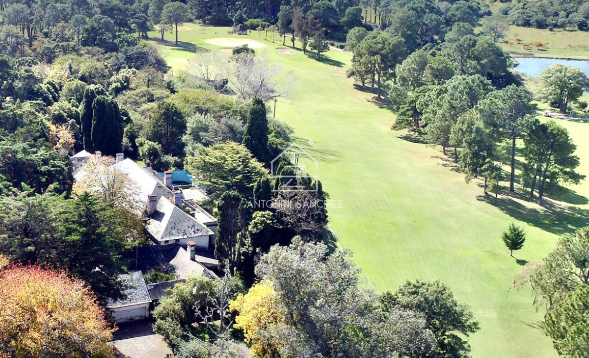 Casa ID.820 - Venta Casa 10 Dormitorios Zona Golf