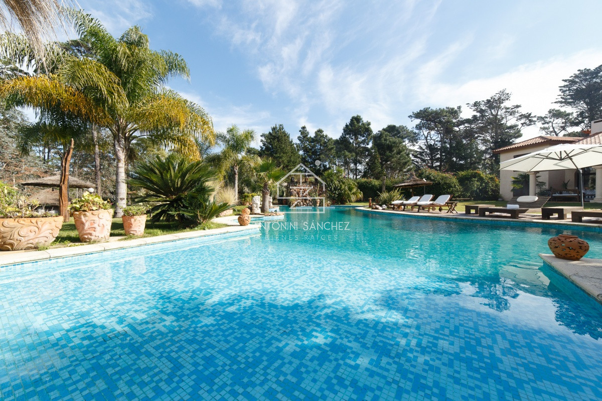 Casa ID.814 - Venta Casa 6 Domitorios Punta del Este Beverly Hills
