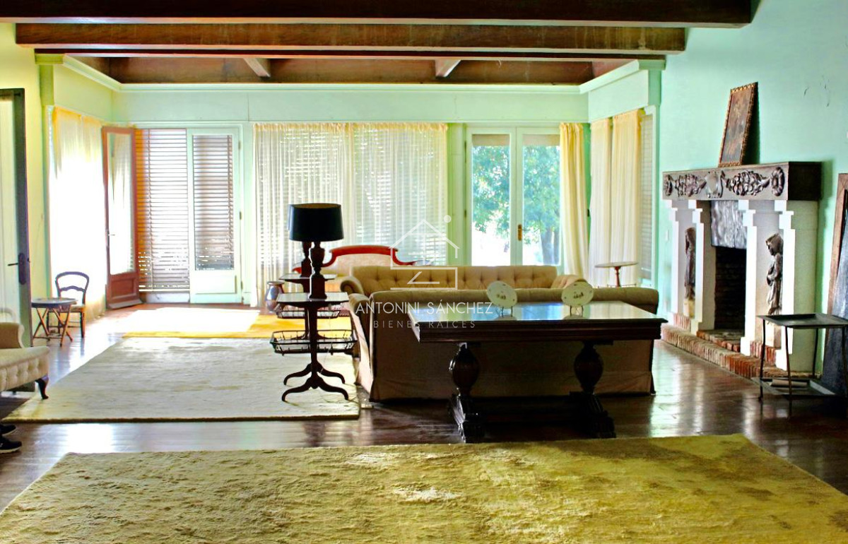 Casa ID.820 - Venta Casa 10 Dormitorios Zona Golf