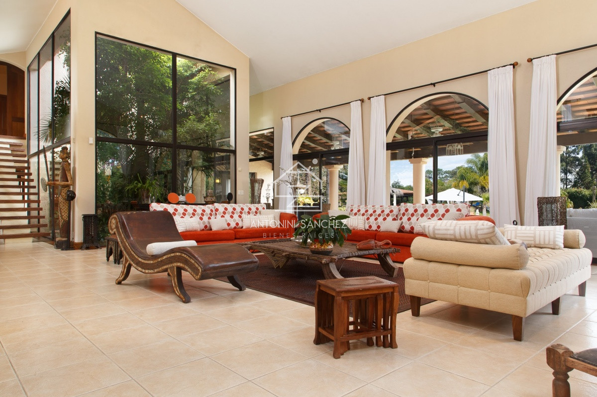 Casa ID.814 - Venta Casa 6 Domitorios Punta del Este Beverly Hills