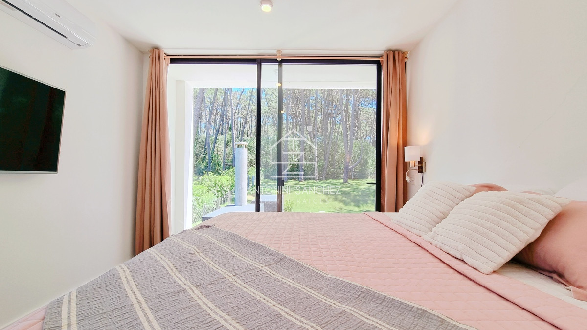 Casa ID.1460 - Casa a Estrenar en Barrio Privado. 4 Suites, Piscina climatizada, losa radiante.