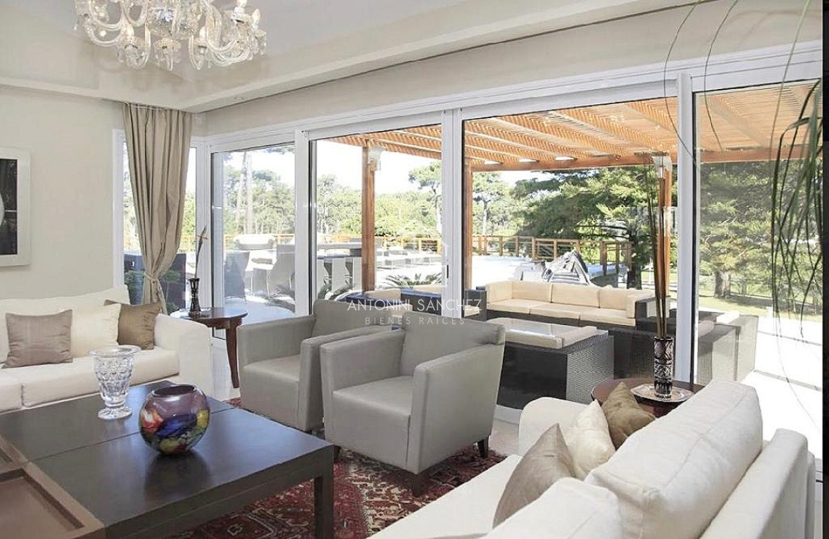 Casa ID.811 - Venta CASA 7 Suites Punta Del Este zona GOLF