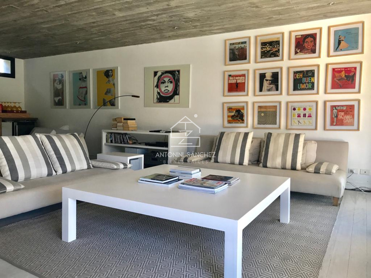 Casa ID.824 - Venta Casa 5 Dormitorios José Ignacio Laguna Escondida
