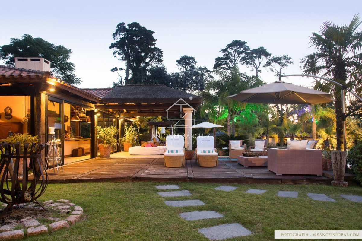 Casa ID.814 - Venta Casa 6 Domitorios Punta del Este Beverly Hills