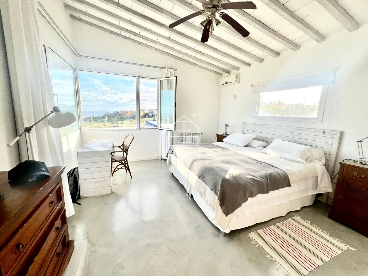Casa ID.1077 - HERMOSA CASA 3 DORMITORIOS + SERVICIO  A METROS DE LA PLAYA CON VISTA AL MAR